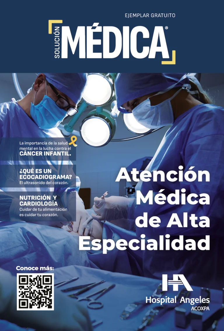 Médicos cirujanos operando